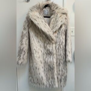 Faux arctic fox fur coat / jacket. Warm. Dramatic. Double breasted buttons.